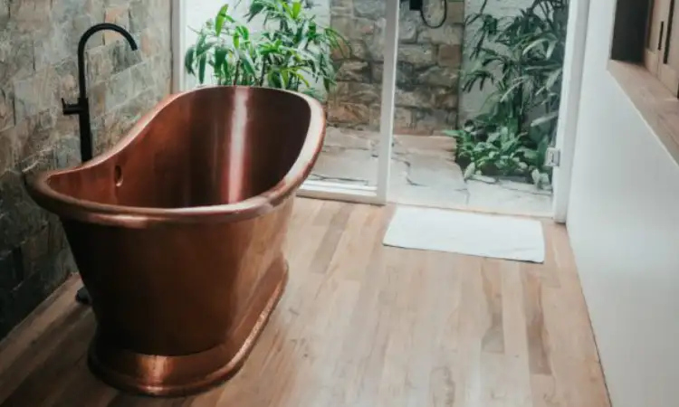 Teknik finishing bathtub dari tembaga, Sumber: halmanthompson.com