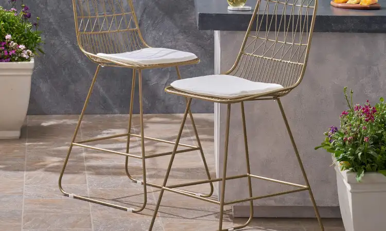 Kursi bahan kuningan geometris, Sumber: amazon.com