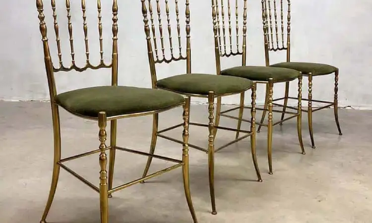 Kursi kuningan platina, Sumber: vntg.com