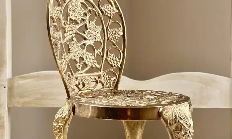 Kursi kuningan ukiran, Sumber: etsystatic.com