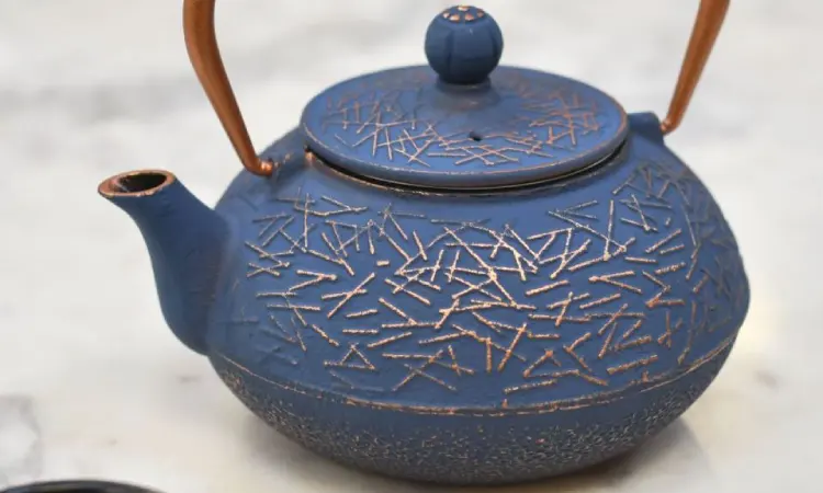 Teko tembaga gaya Jepang, Sumber: blackcountrymetalworks.co.uk