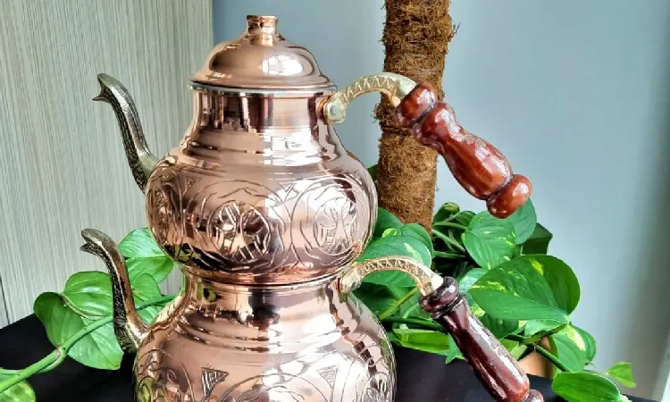 Teko tembaga gaya Ottoman, Sumber: ebayimg.com