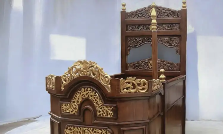 Mimbar detail kuningan, Sumber: shopee.co.id