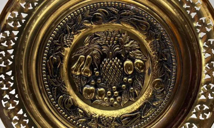 Relief kuningan motif alam, Sumber: etsystatic.com