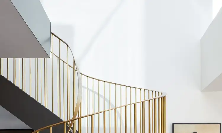 Railing spiral kuningan, Sumber: cakeindustries.co.uk