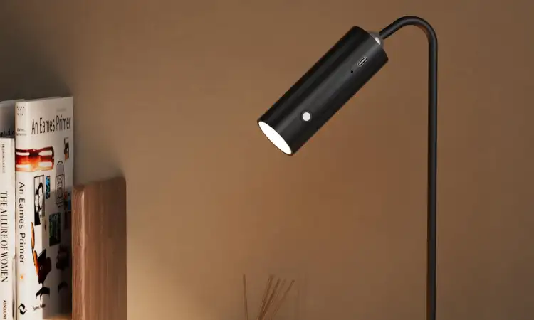 Lampu meja spotlight, Sumber: amazon.com