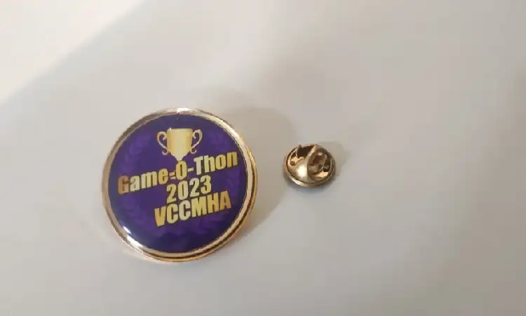 Pin untuk event, Sumber: indiamart.com